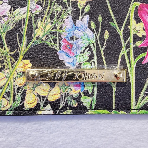 NWOT Betsey Johnson Black Floral Wristlet 8.5" X 5.5" Zip Close Gold Hardware - Picture 3 of 8